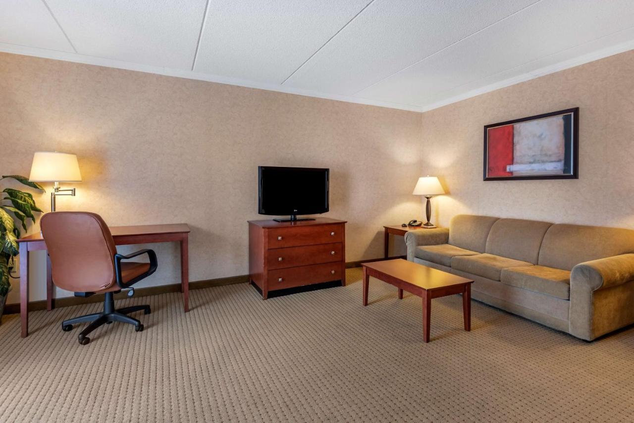 Best Western Plus Oswego Hotel And Conference Center Εξωτερικό φωτογραφία